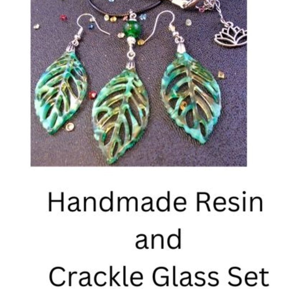 💝5/$25💖 Large Green leaf Cut out resin leaves Necklace & earring set